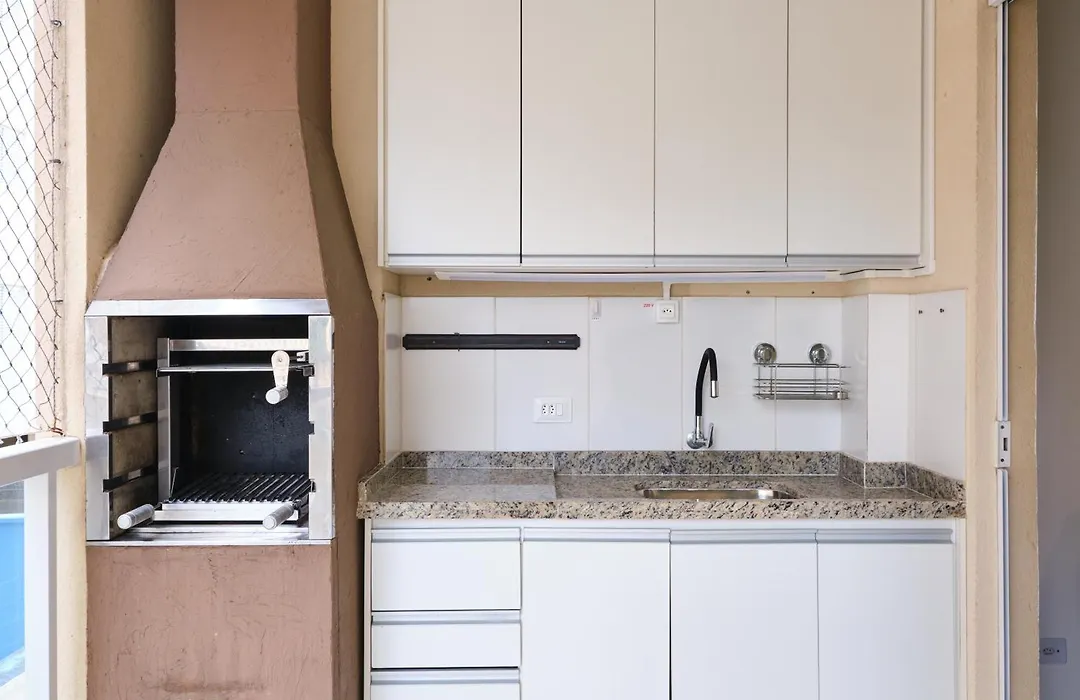 600 metros da Orla Ubatuba Ar Varanda Gourmet-1